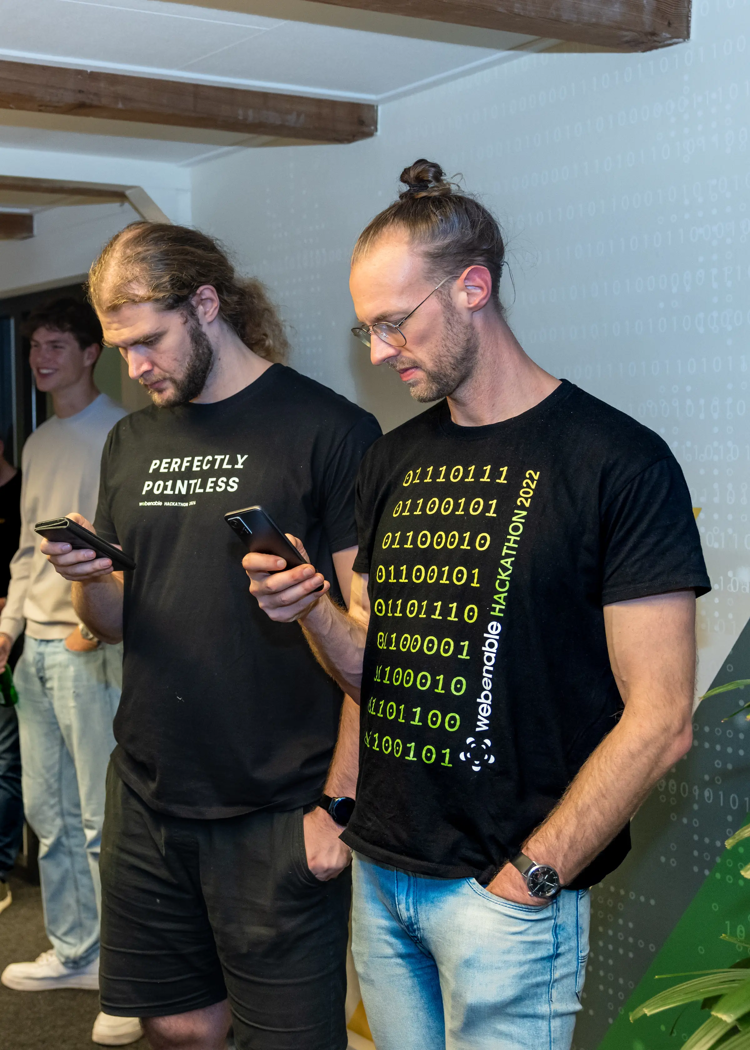 Meedoen op telefoon (Enzo, Michael en Jochem)