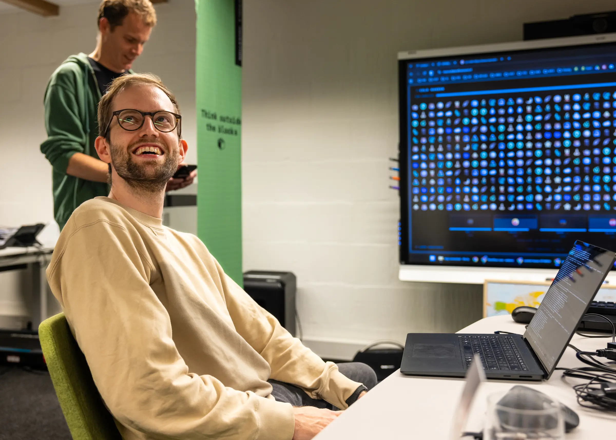 Macrodata Refinement blije maker (Joris en Luuk)