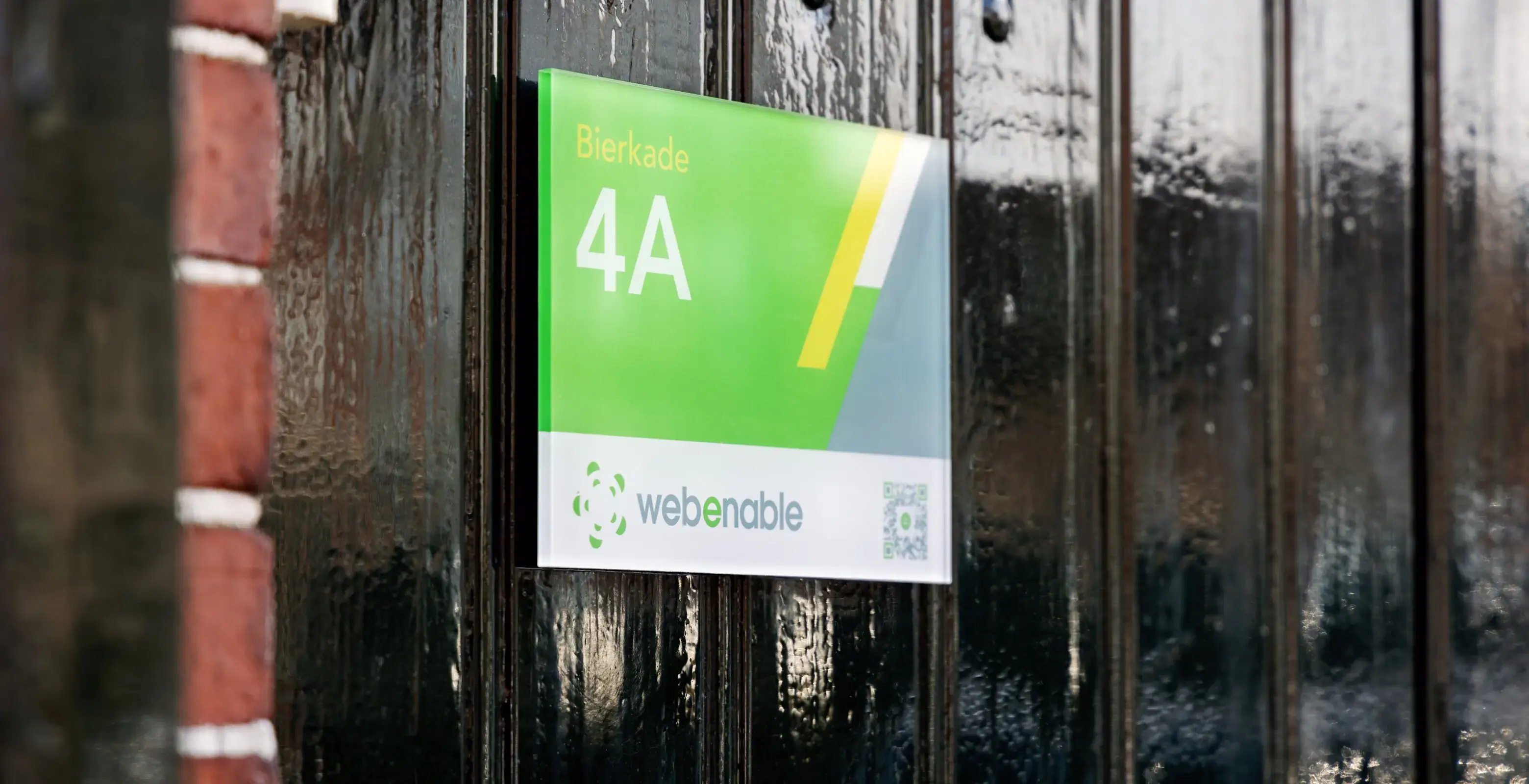 Webenable naambordje